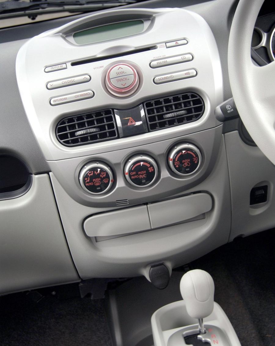  Mitsubishi i 2006 года  (фото 15 из 27)